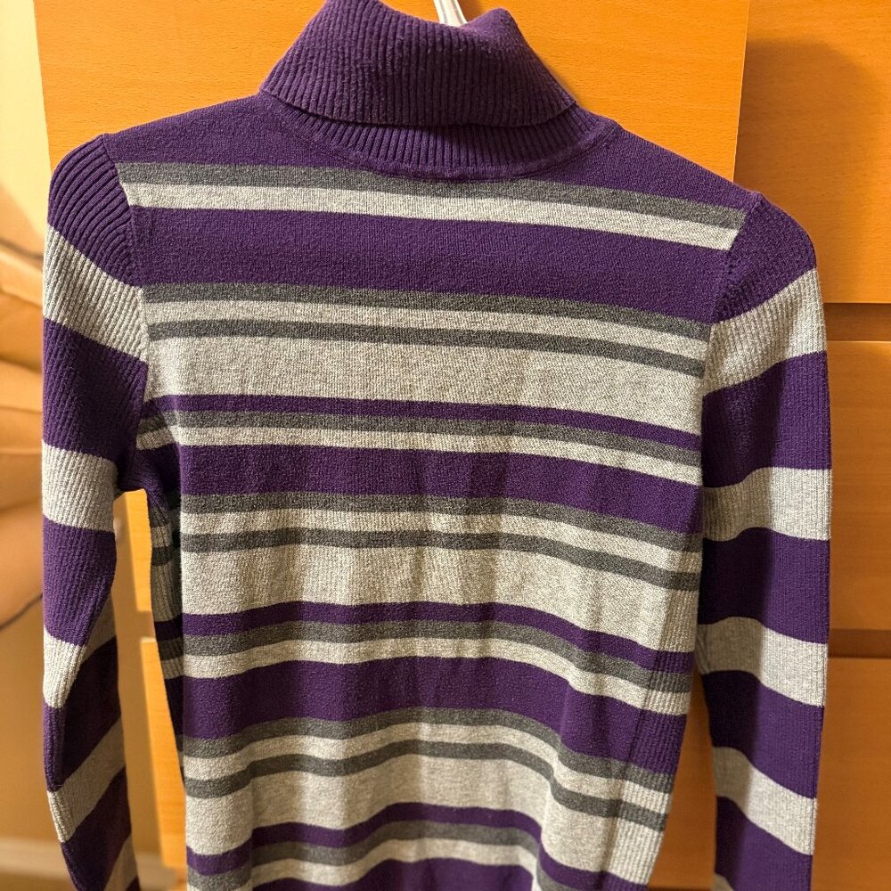 Denver Hayes sweater